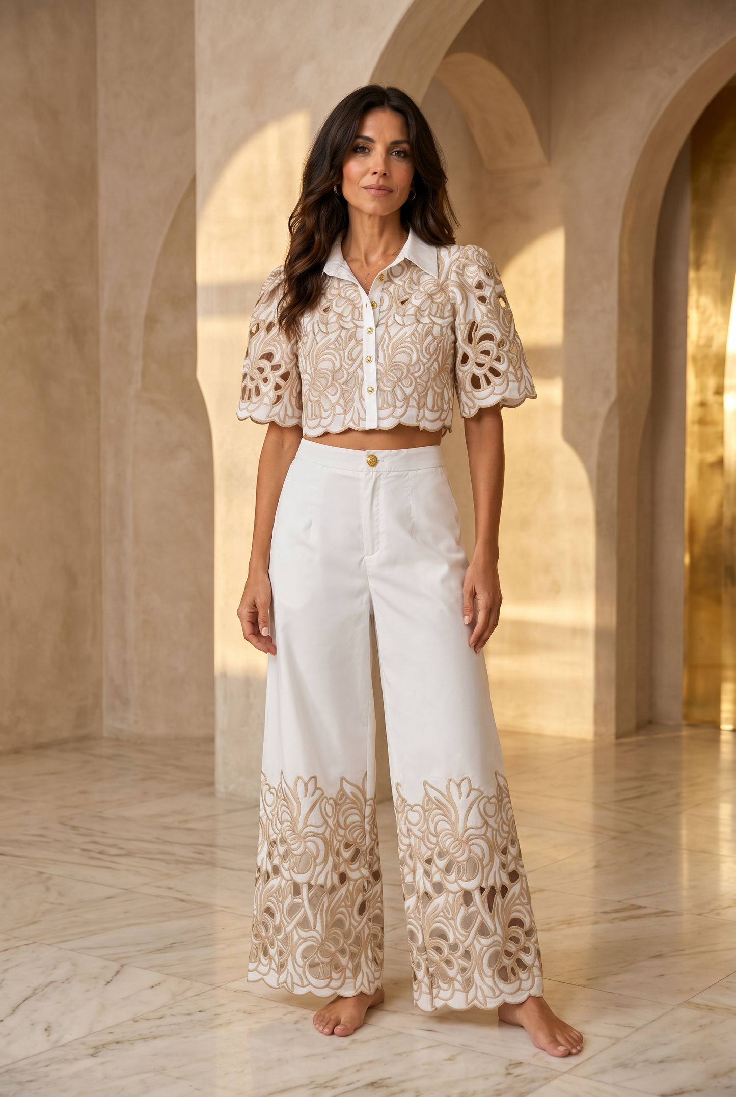 Completo Capri Bianco Ricamato in Cotone – Set Elegante Estivo Traforato