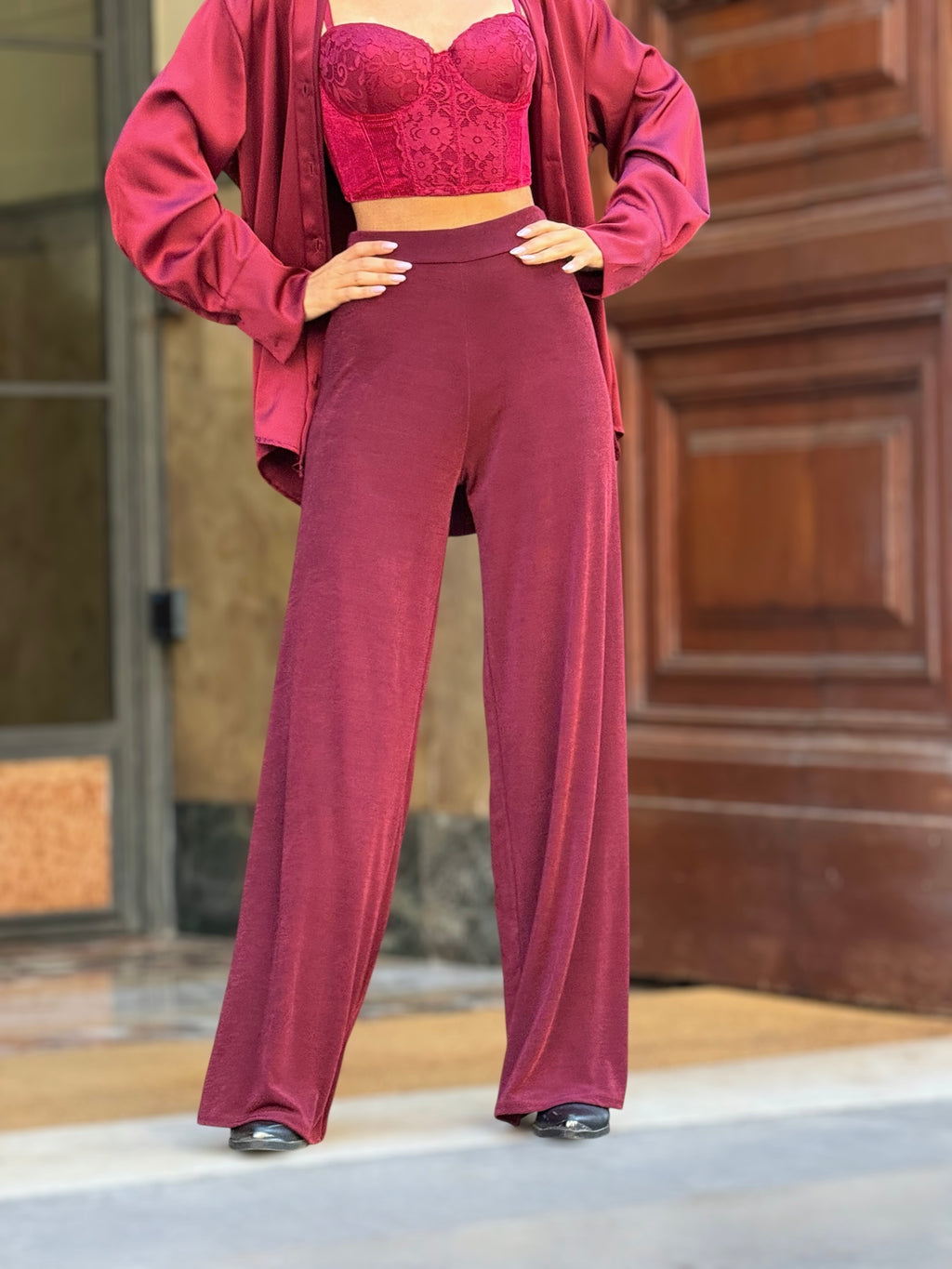 Pantalone palazzo vita alta color borgogna – Elegante e fluido