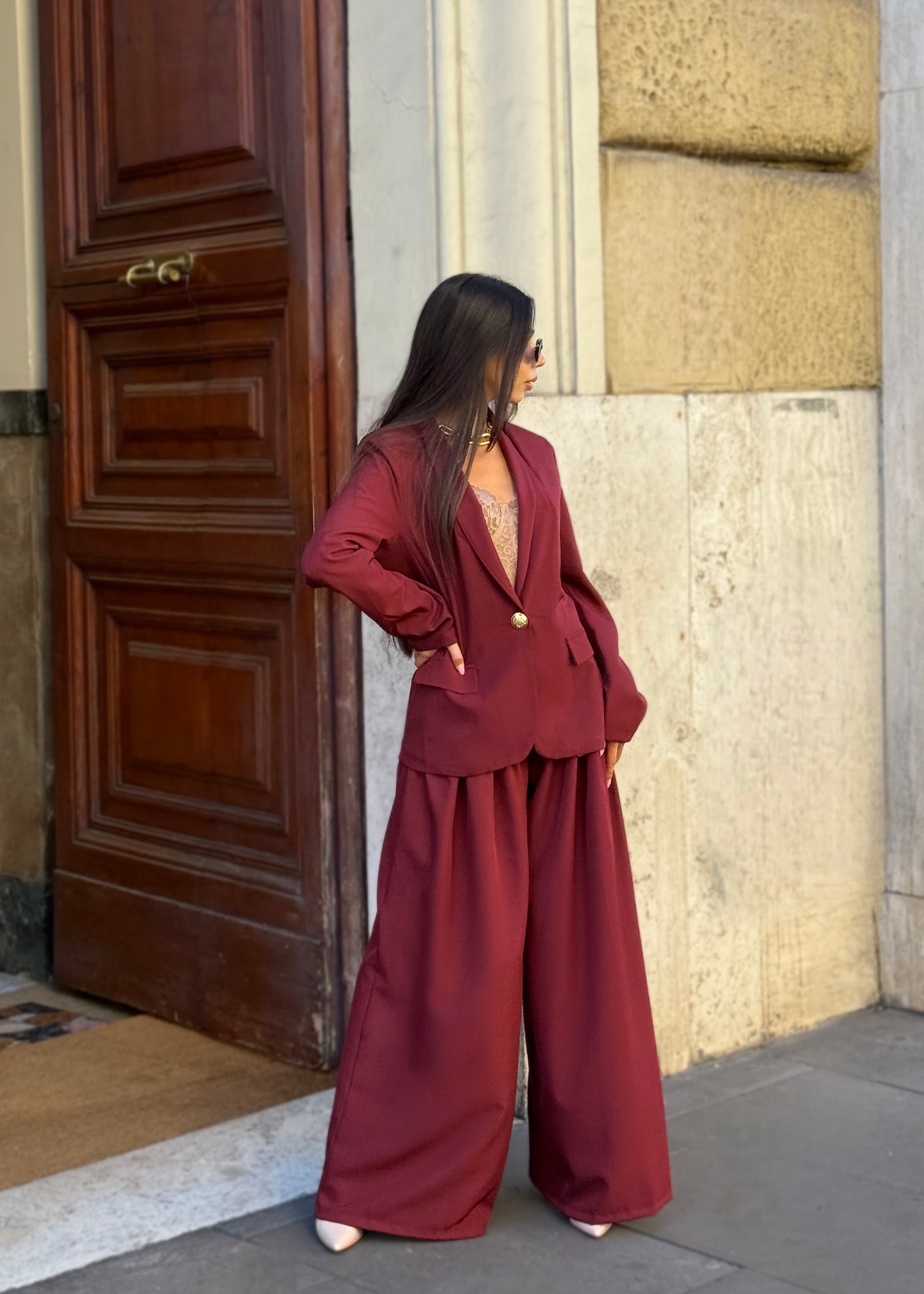 Pantaloni Palazzo Bordeaux con Vita Plissé – Eleganti, Chic e Versatili