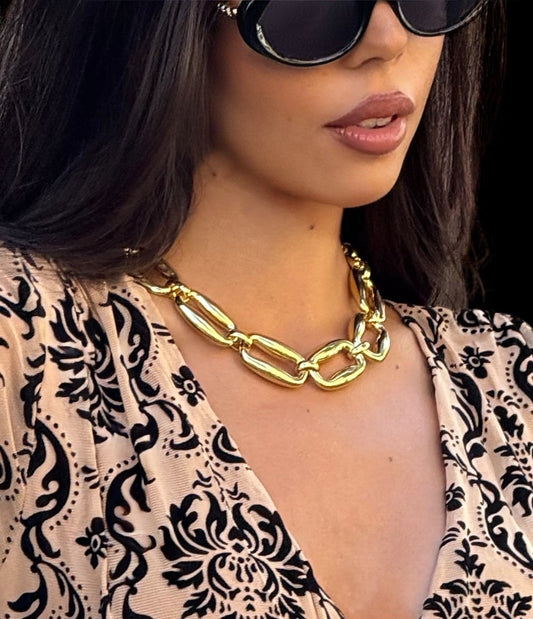 Collana catena maxi in metallo dorato – Gioiello statement elegante