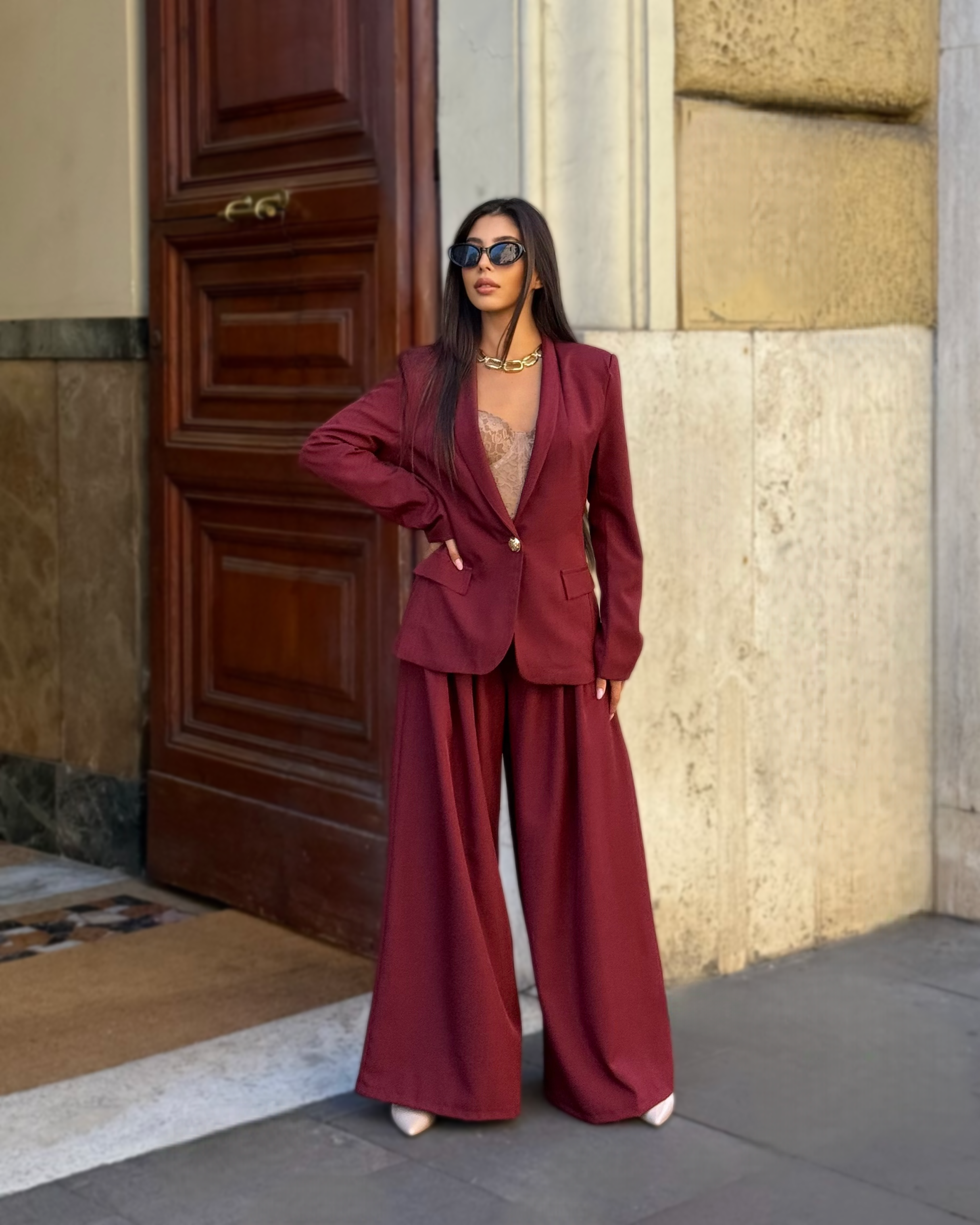 Pantaloni Palazzo Bordeaux con Vita Plissé – Eleganti, Chic e Versatili