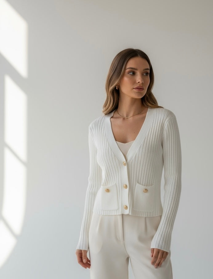 Cardigan in Maglia Morbida con Bottoni Oro